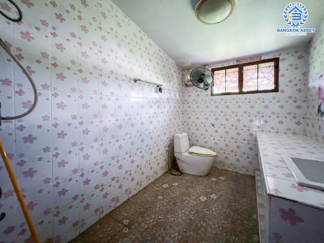 *****บ้านเดี่ยวมือสอง ม.ดอนเมืองวิลล่า2 เพิ่มสิน เนื้อที่กว้างขวางถึง 61.10 ตร.ว. ฟังก์ชัน 4 ห้องนอน 2 ห้องน้ำ จอดรถได้ 2 คัน ต่อเติมพร้อมเข้าอยู่ มีเป็นส่วนตัว สิ่งอำนวยความสะดวกครบครัน บนทำเลเดินทางสะดวก เชื่อมต่อถนนสายไหม, ถนนพหลโยธิน ใกล้รถไฟฟ้าสายสีเขียว "สถานีสะพานใหม่" และจุดขึ้นทางด่วน "สุขาภิบาล5" จองเลย